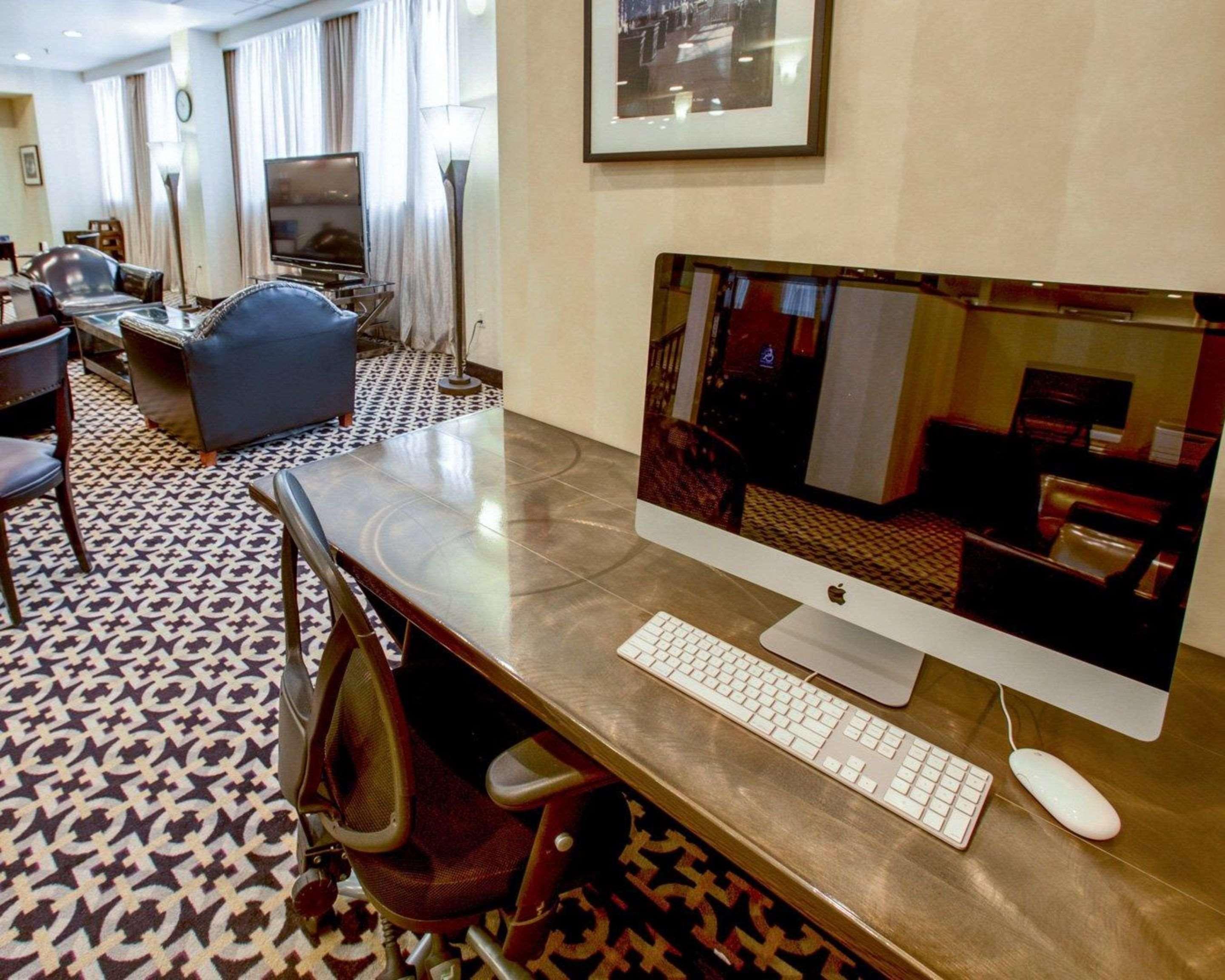 Best Western Paramus Hotel & Suites Екстериор снимка